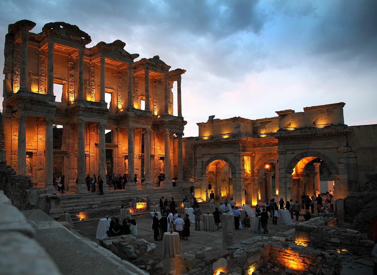 Efes Antik Kenti Hakkında Her Şey | coraltatil.com